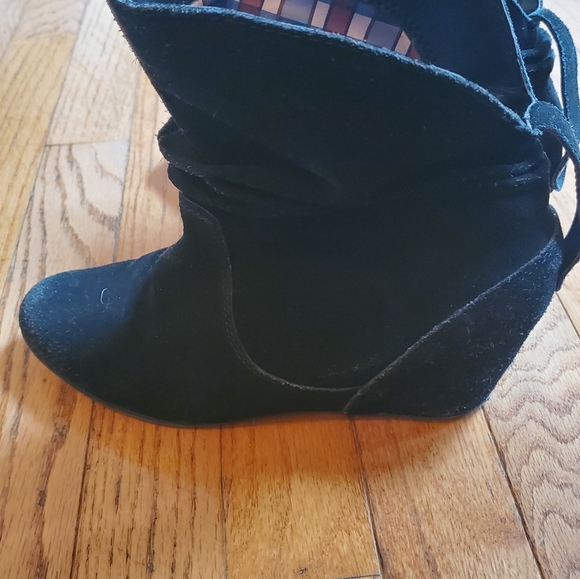 Booties - Picture 4 of 5